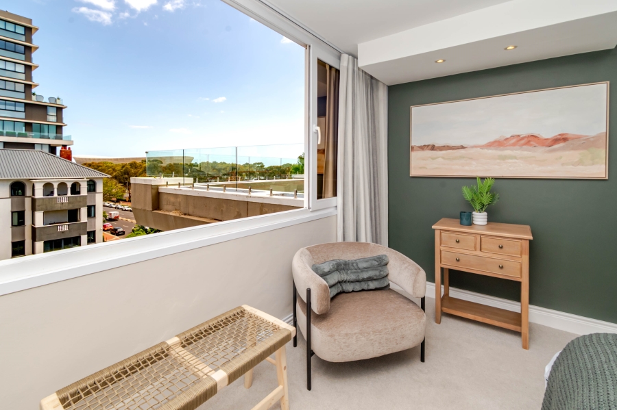 To Let 2 Bedroom Property for Rent in Green Point Western Cape